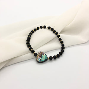 Lavasteen armband met Abalone schelp hart